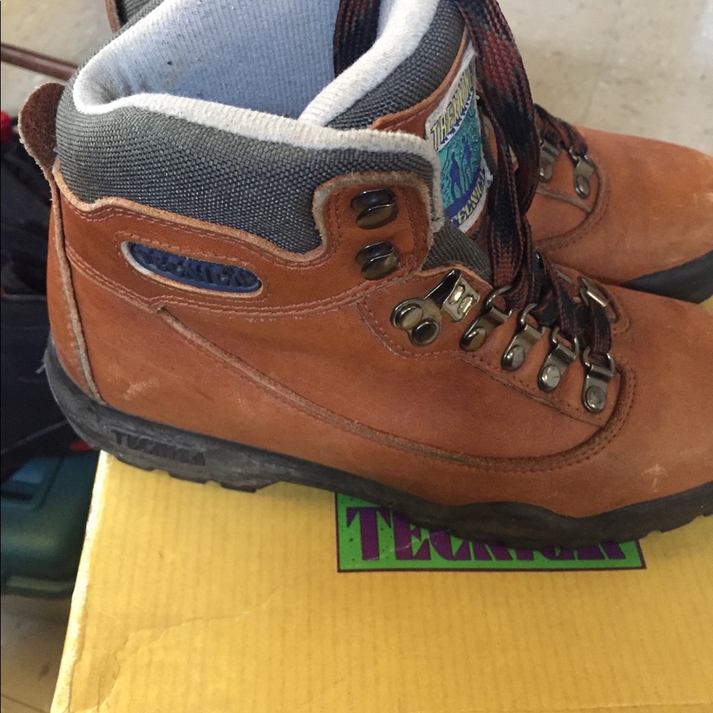 Trekking Tecnica Boots - image 2